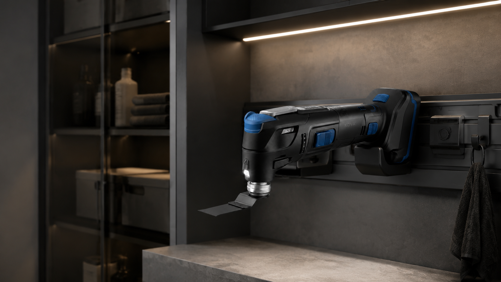 KOVA 20V Brushless Oscillating Multi-Tool lifestyle detail